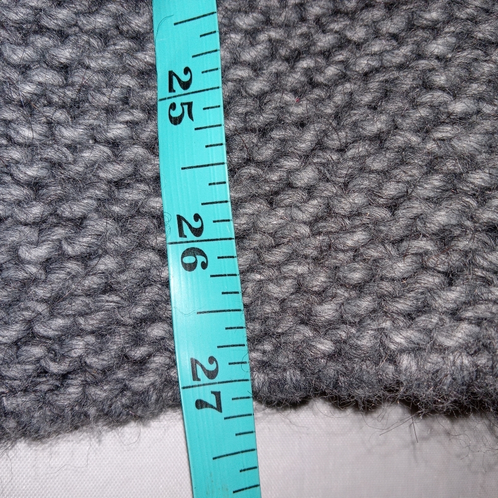 Elsamanda for Anthropologie Gray Oversized Chunky Knit Shrug Medium - Picture 6 of 9